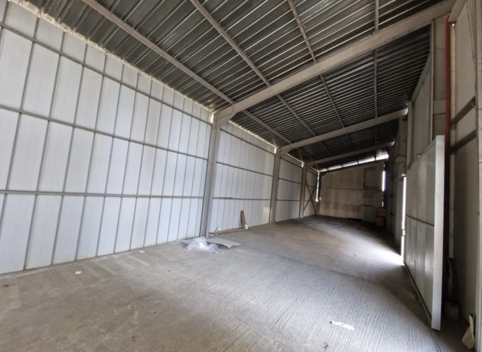 Tirane, jepet me qera magazine Kati 0, 250 m² 750 € 