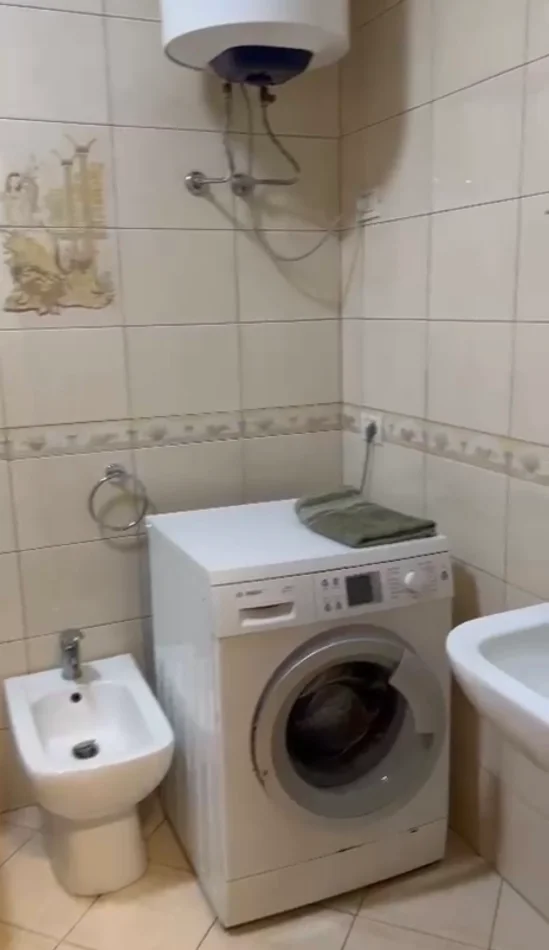 Tirane, jepet me qera apartament 1+1 Kati 5, 65 m² 450 € (Globe rruga Stavri Themeli)