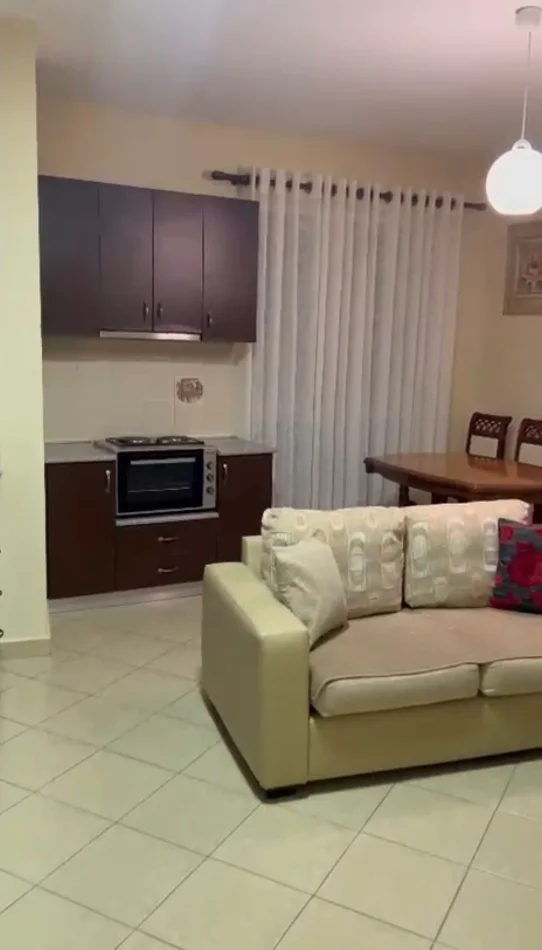 Tirane, jepet me qera apartament 1+1 Kati 5, 65 m² 450 € (Globe rruga Stavri Themeli)