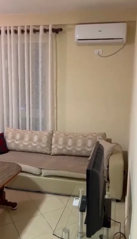 Tirane, jepet me qera apartament 1+1 Kati 5, 65 m² 450 € (Globe rruga Stavri Themeli)