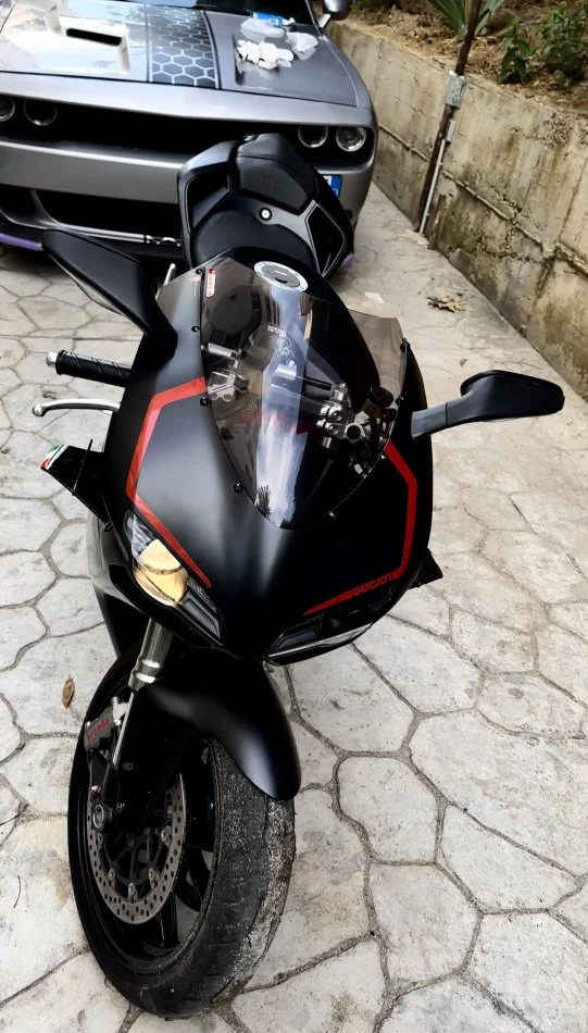 ❌OKAZION ❌🇮🇹SHITET MOTORR SPORTIV DUCATI 848 evo CARBON EDITION  🇮🇹9800milje  🇮🇹Pjes Carboni(Max Carbon) 🇮🇹Sistem frenash brembo 🇮🇹Marmita termignioni 🇮🇹Carbon Wings 🇮🇹