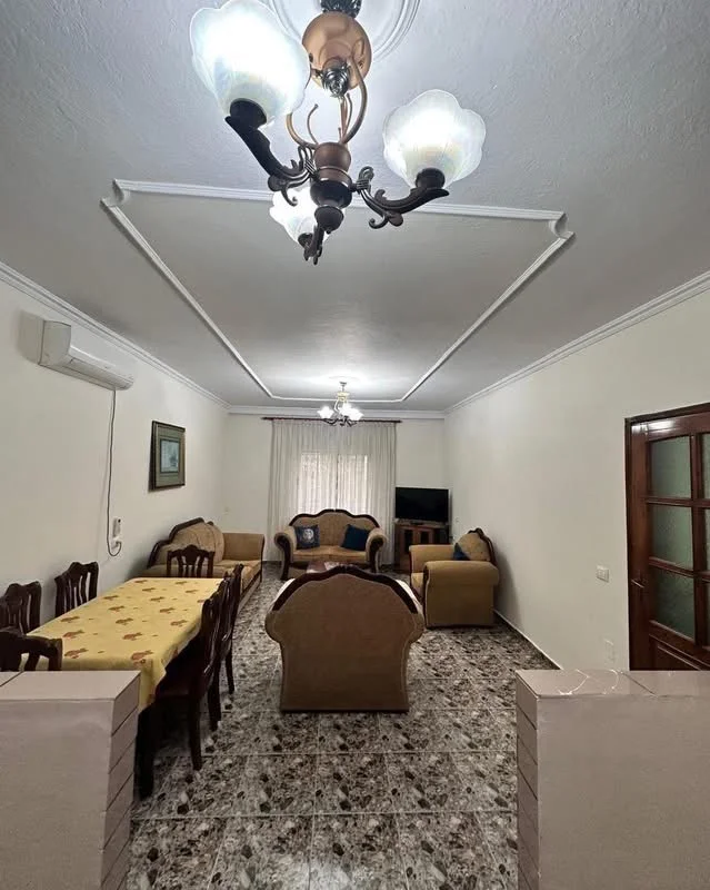 Tirane, jepet me qera apartament 1+1 , 68 m² 350 € (Rruga Idriz Guri)