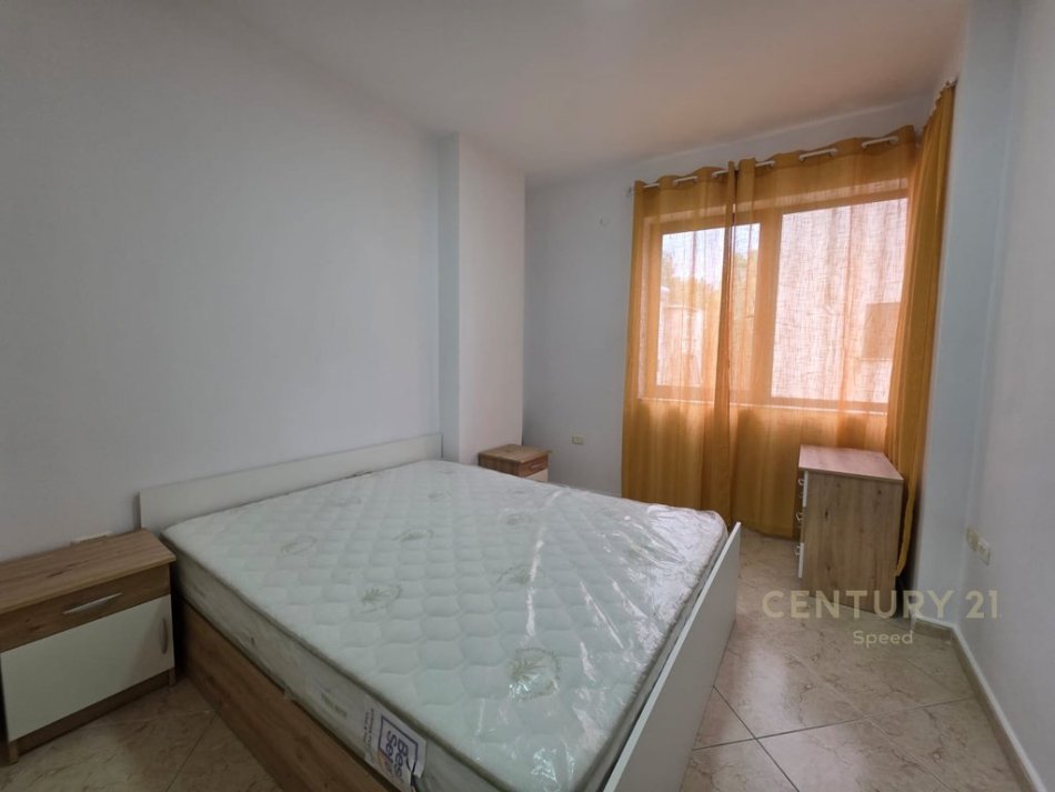 Tirane, jepet me qera apartament 1+1 Kati 3, 61 m² 500 € (E elbansanit)