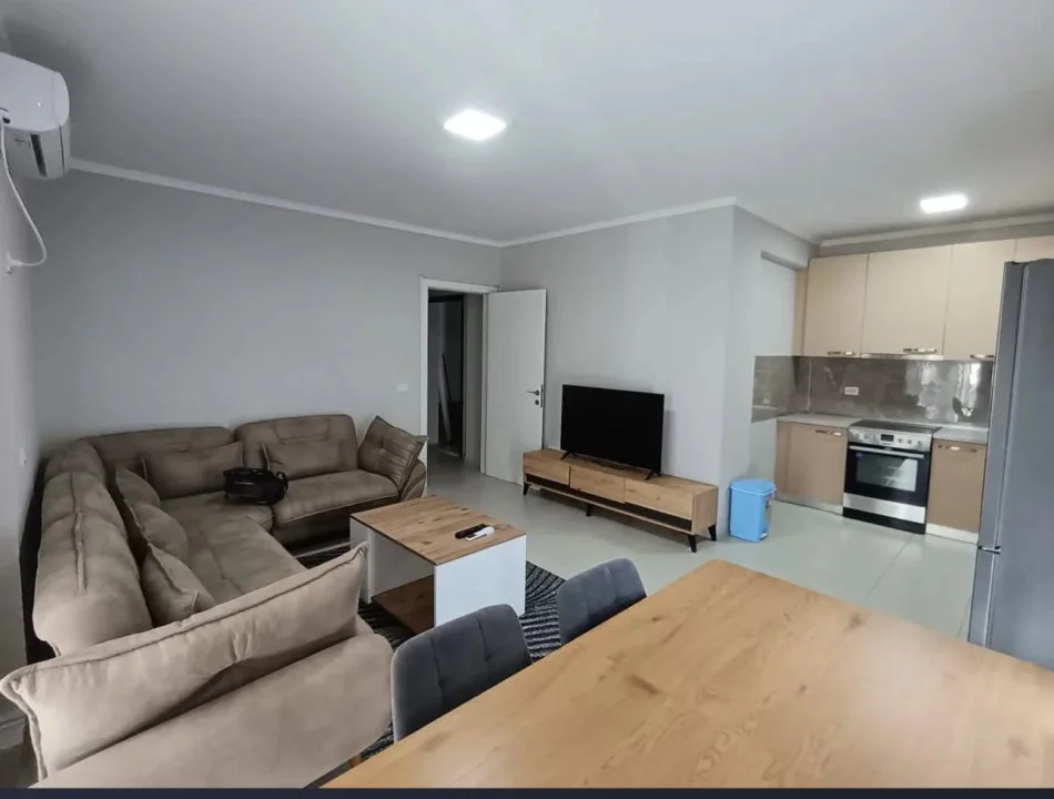 Tirane jepet me qera apartamenti 2+1 Kati 5, 95 m² 700 € (Haxhi hysen dalliu)