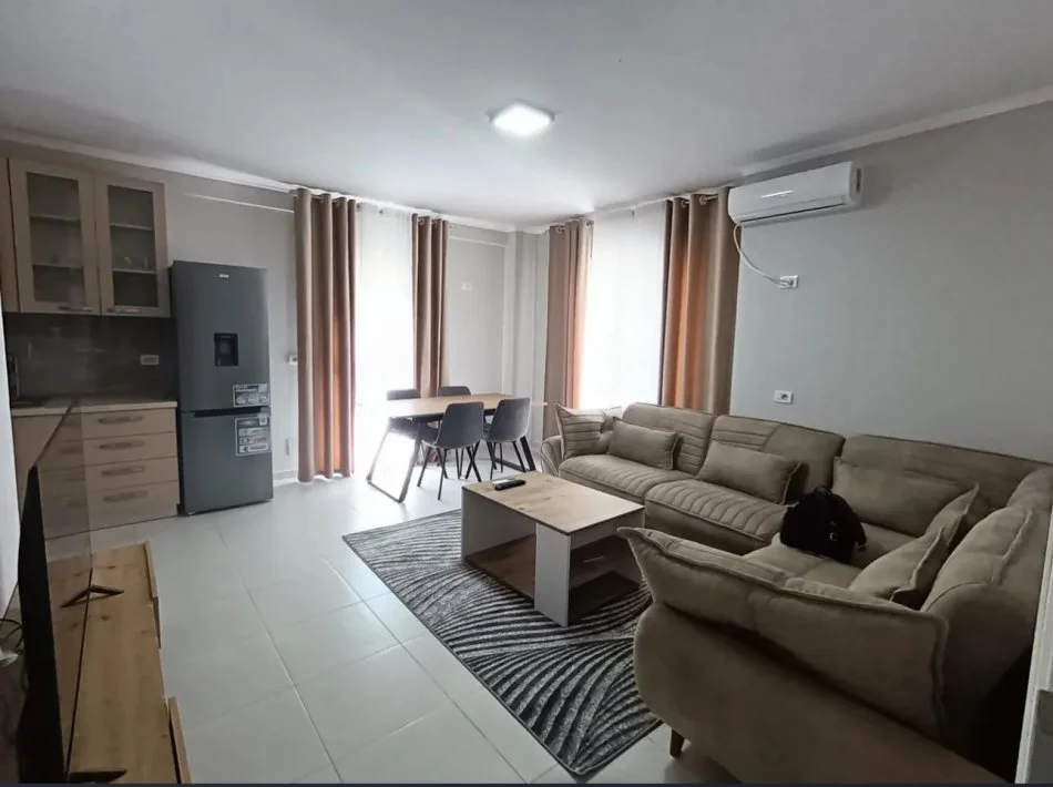 Tirane jepet me qera apartamenti 2+1 Kati 5, 95 m² 700 € (Haxhi hysen dalliu)