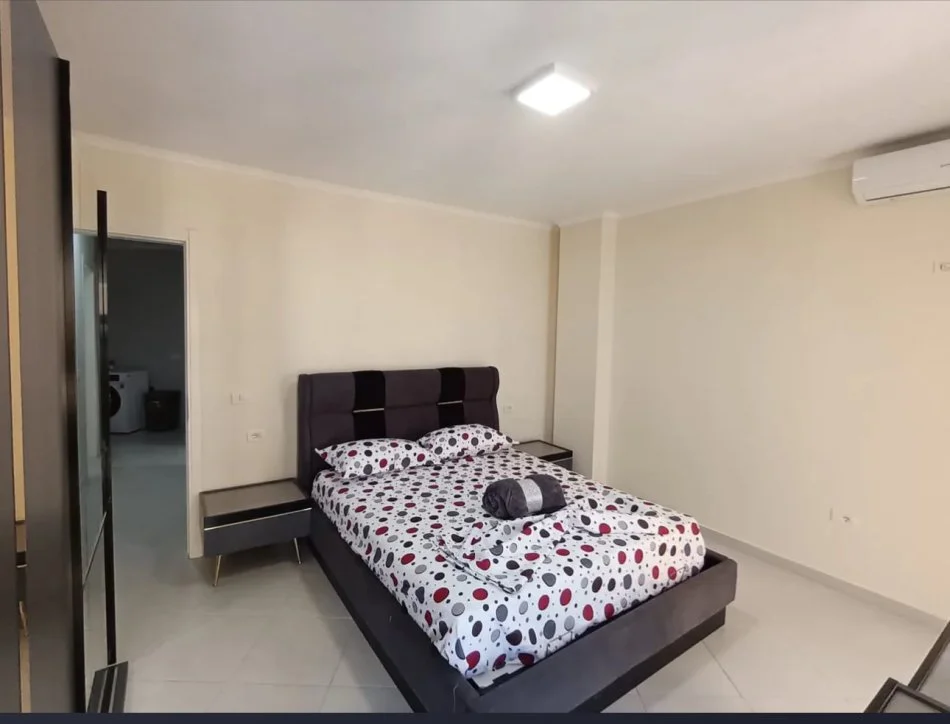 Tirane jepet me qera apartamenti 2+1 Kati 5, 95 m² 700 € (Haxhi hysen dalliu)