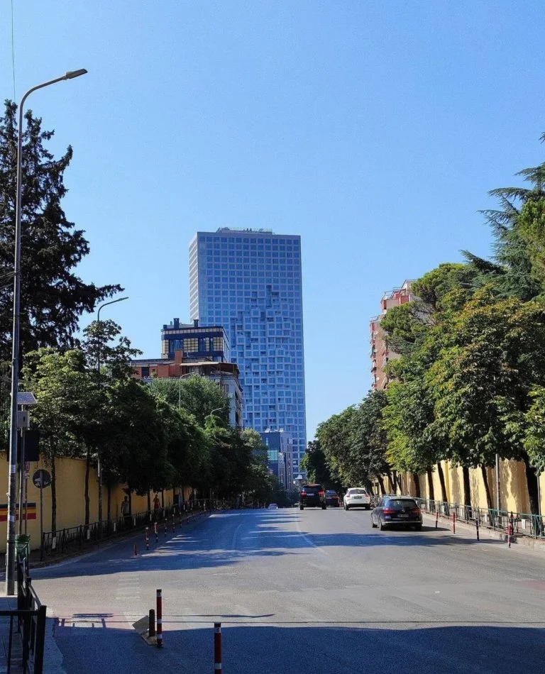 Tirane, jepet me qera bar-kafe Kati 0, 120 m² 500 € (Rr. Elbasanit, Prane Gjimnazit Asim Vokshi)