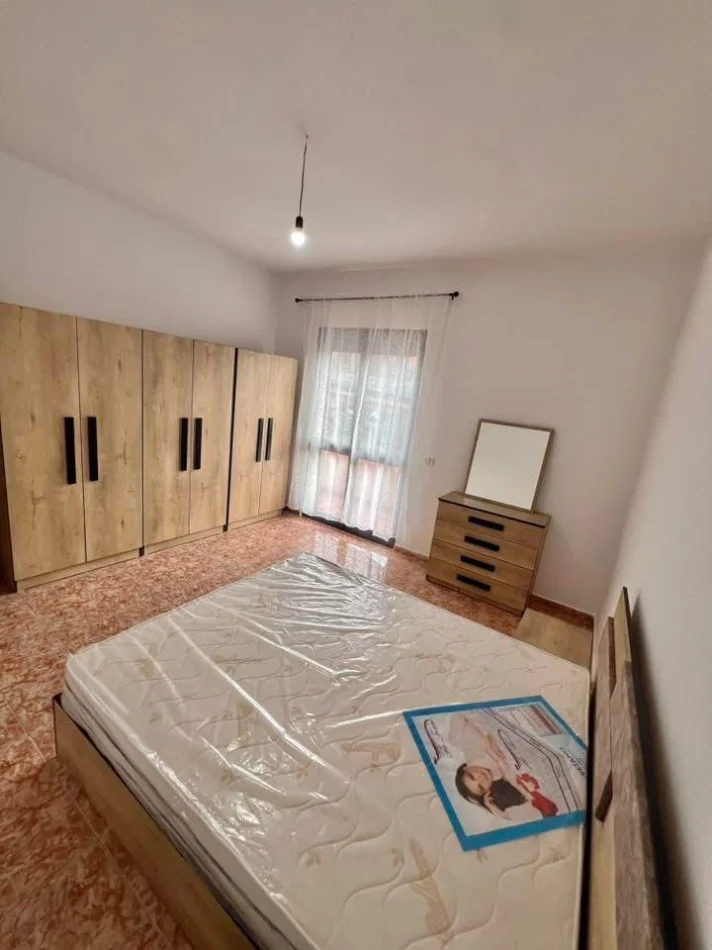 Tirane, jepet me qera Vile 2+1+Ballkon Kati 3, 500 € 