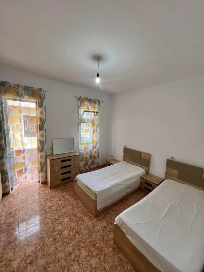 Tirane, jepet me qera Vile 2+1+Ballkon Kati 3, 500 € 