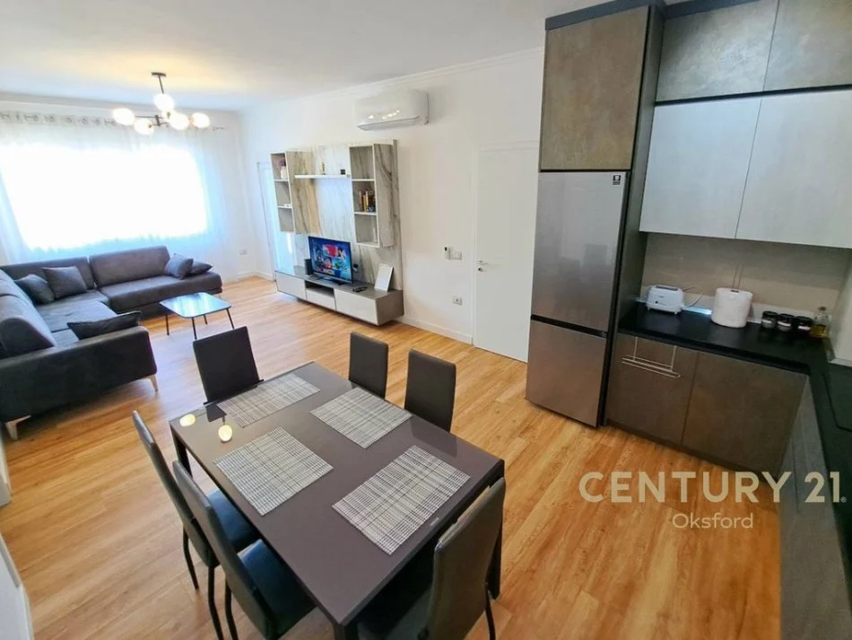 Tirane, jepet me qera apartament 2+1 Kati 8, 109 m² 1.300 € 