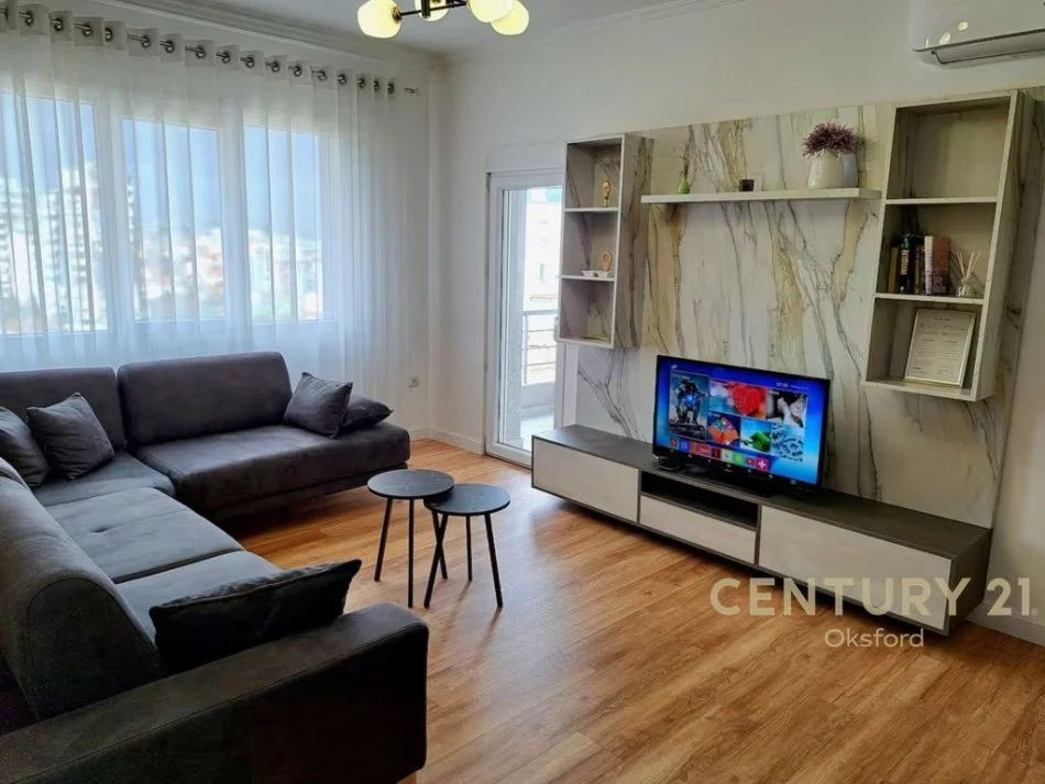 Tirane, jepet me qera apartament 2+1 Kati 8, 109 m² 1.300 € 
