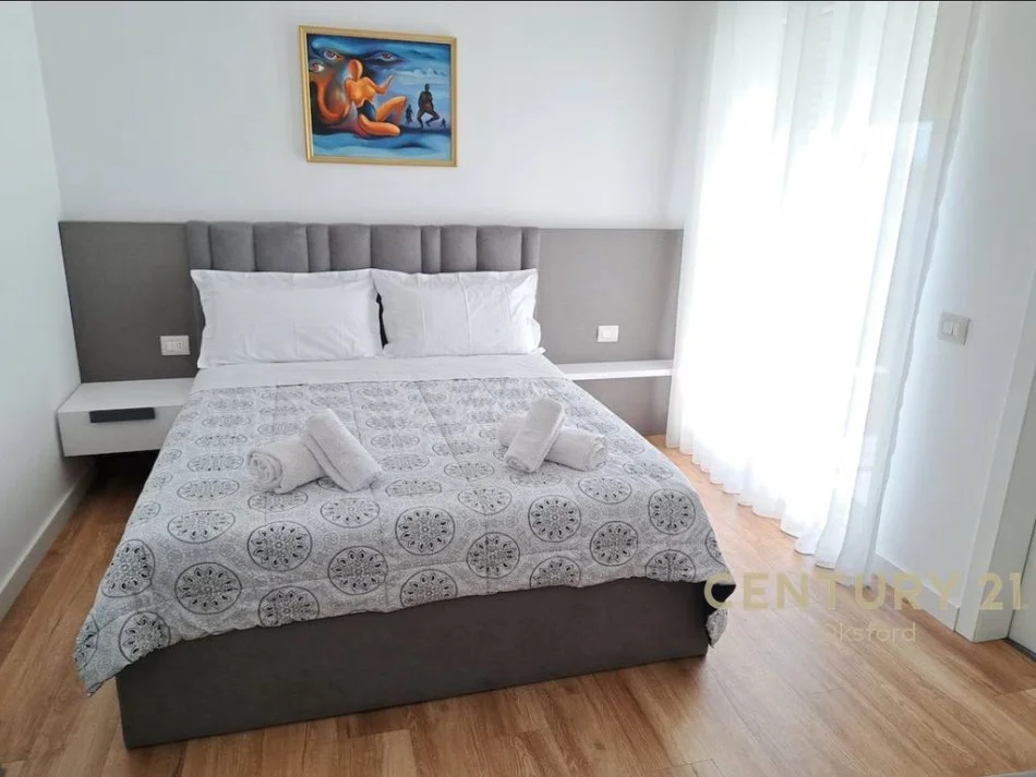 Tirane, jepet me qera apartament 2+1 Kati 8, 109 m² 1.300 € 
