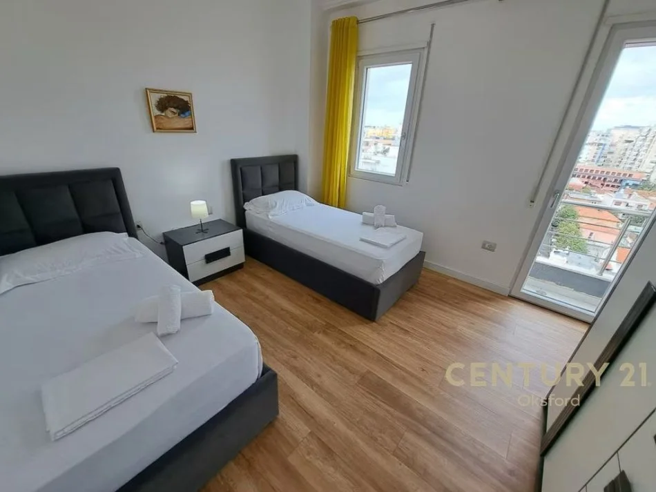 Tirane, jepet me qera apartament 2+1 Kati 8, 109 m² 1.300 € 