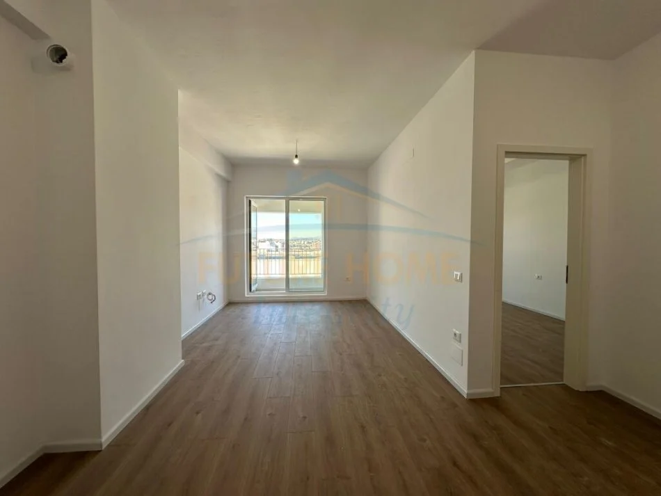 Tirane, shitet apartament 1+1+Ballkon Kati 7, 61 m² 83.000 € (Ali demi)