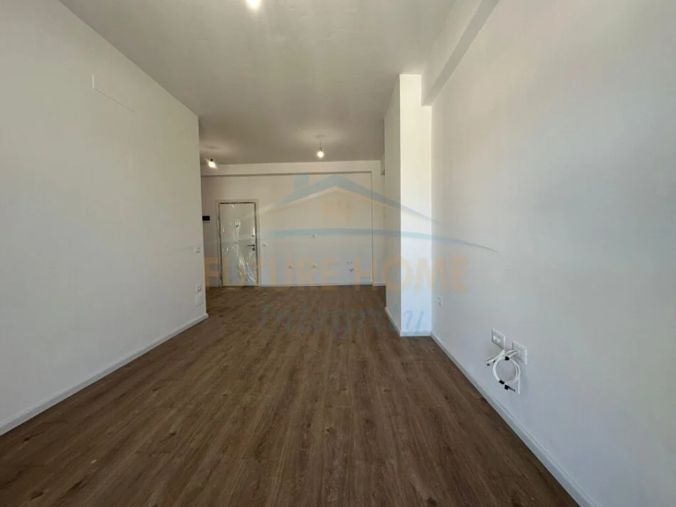 Tirane, shitet apartament 1+1+Ballkon Kati 7, 61 m² 83.000 € (Ali demi)