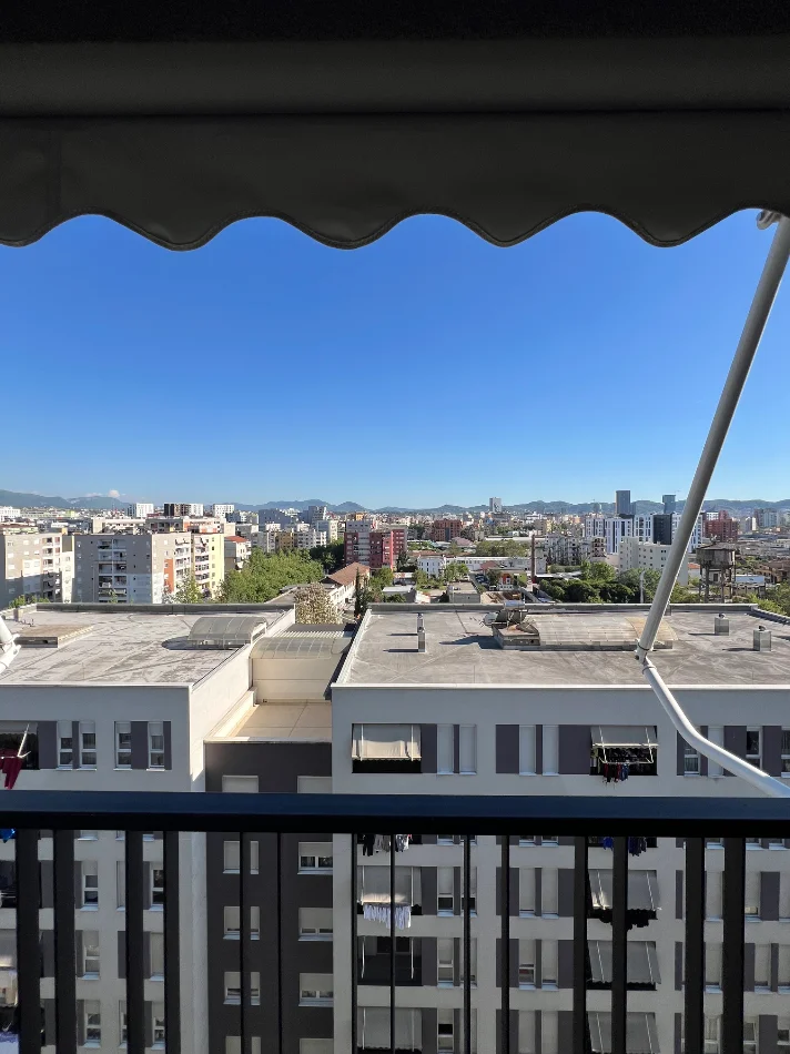 Tirane, jepet me qera nga Pronari, pa-komision apartament 2+1 Kati 9, 93 m² 850 € (Jepet me Qera Apartament+Post Parkimi ne Rrugen 5 Maj.)