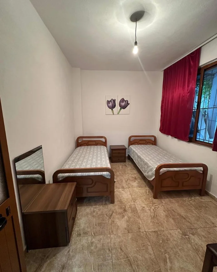 Tirane, jepet me qera apartament 2+1 Kati 0, 300 € (Shkolla Murat Toptani)