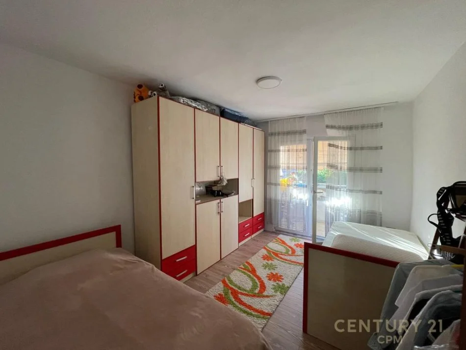 Tirane, shitet apartament 3+1 Kati 4, 110 m² 150.000 € (Shitet)