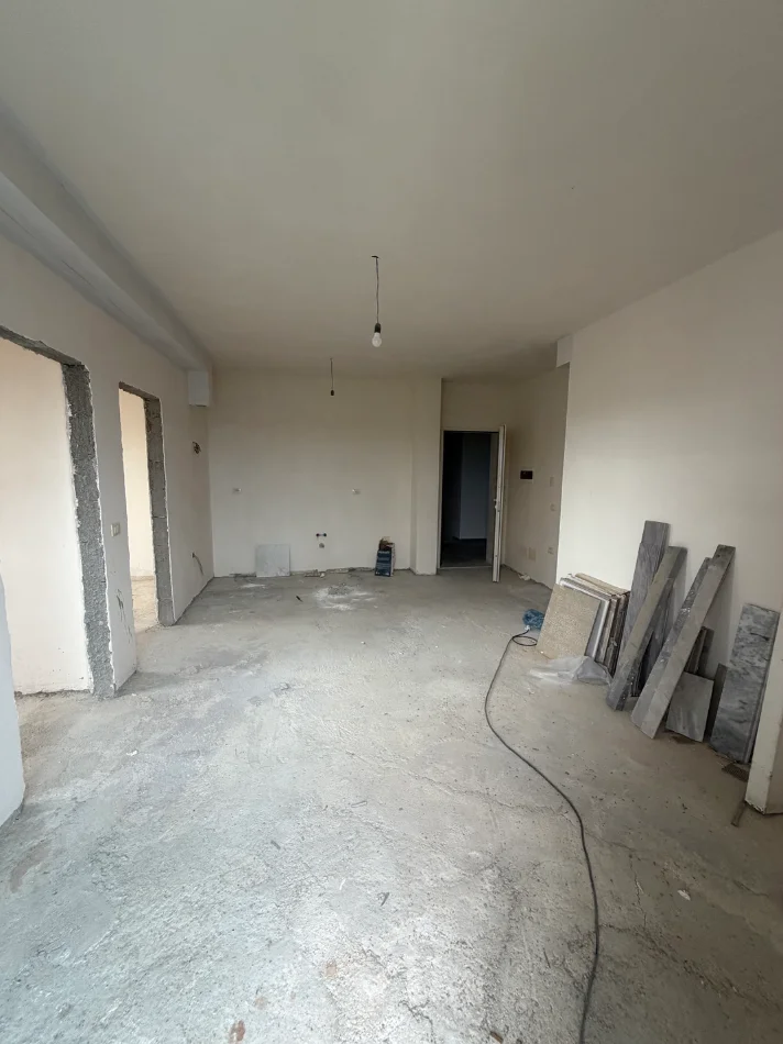 Durres, shitet apartament 2+1+Ballkon Kati 2, 70 m² 80.000 € (Qerret kavaje)