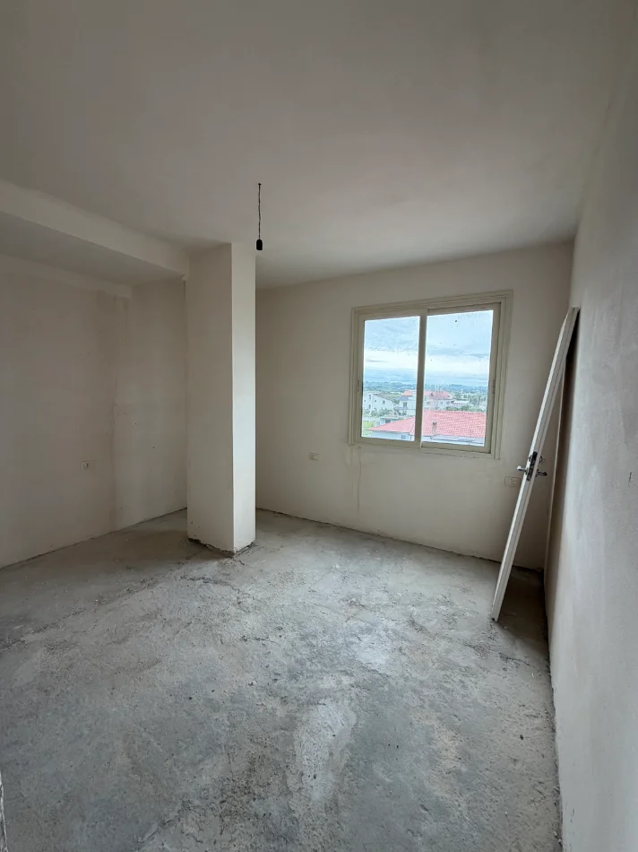 Durres, shitet apartament 2+1+Ballkon Kati 2, 70 m² 80.000 € (Qerret kavaje)