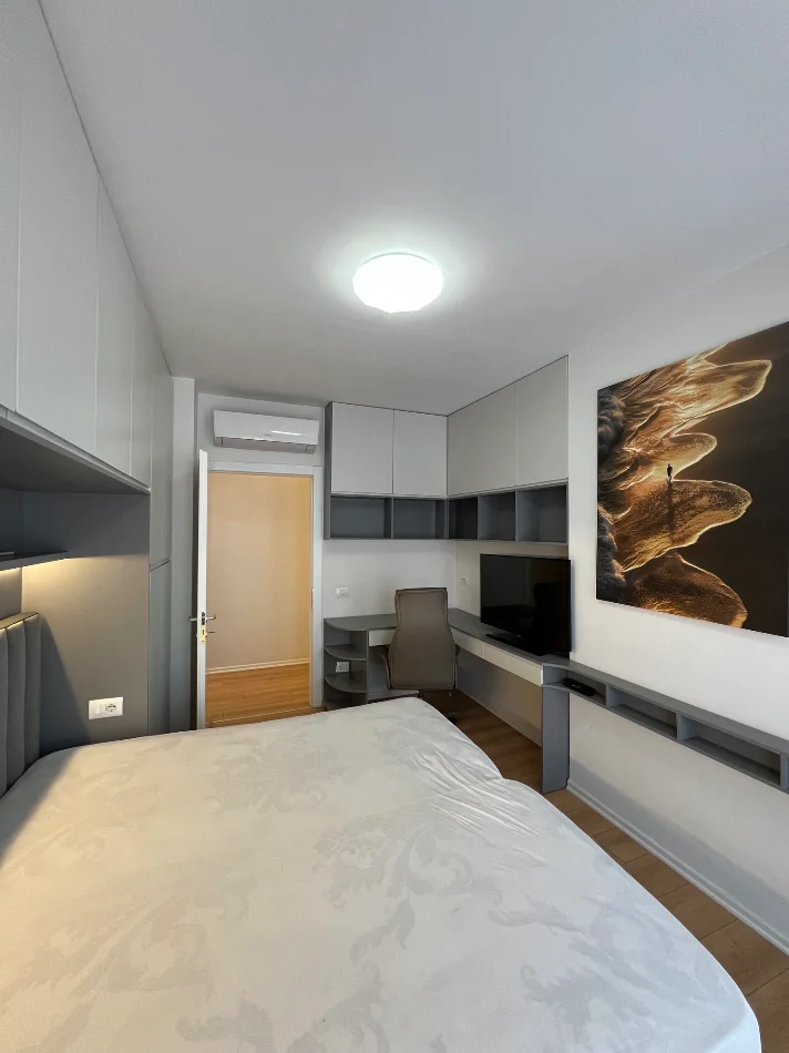 Tirane, jepet me qera nga Pronari, pa-komision apartament 2+1 Kati 9, 93 m² 850 € (Jepet me Qera Apartament+Post Parkimi ne Rrugen 5 Maj.)