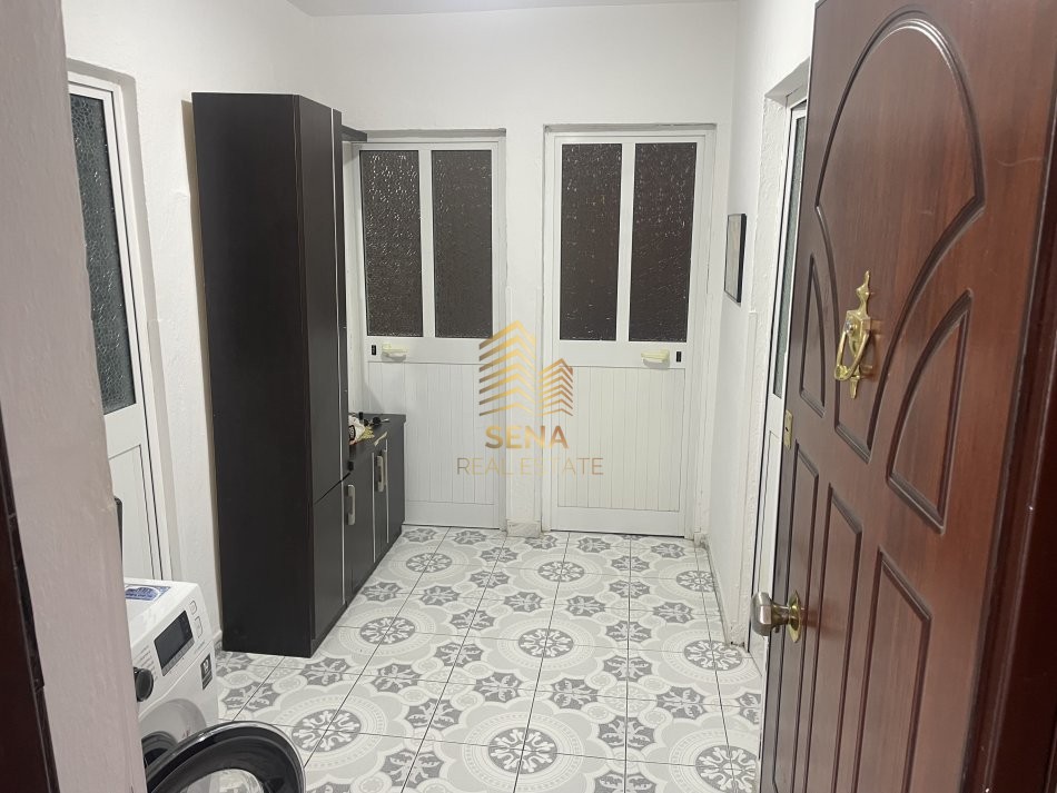 Tirane, shitet apartament 2+1 Kati 2, 65 m² 130.000 € (Rruga Ramiz Zakja)