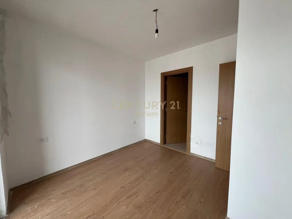Tirane, shitet apartament 2+1+Aneks+Ballkon Kati 5, 113 m² 140.000 € (5 Maji)
