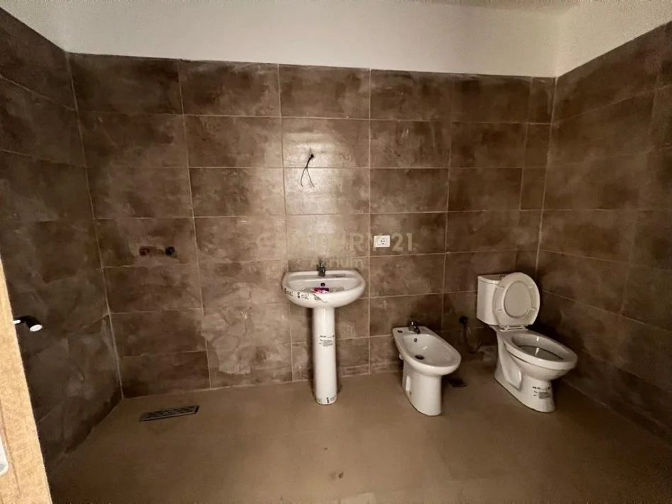 Tirane, shitet apartament 2+1+Aneks+Ballkon Kati 5, 113 m² 140.000 € (5 Maji)