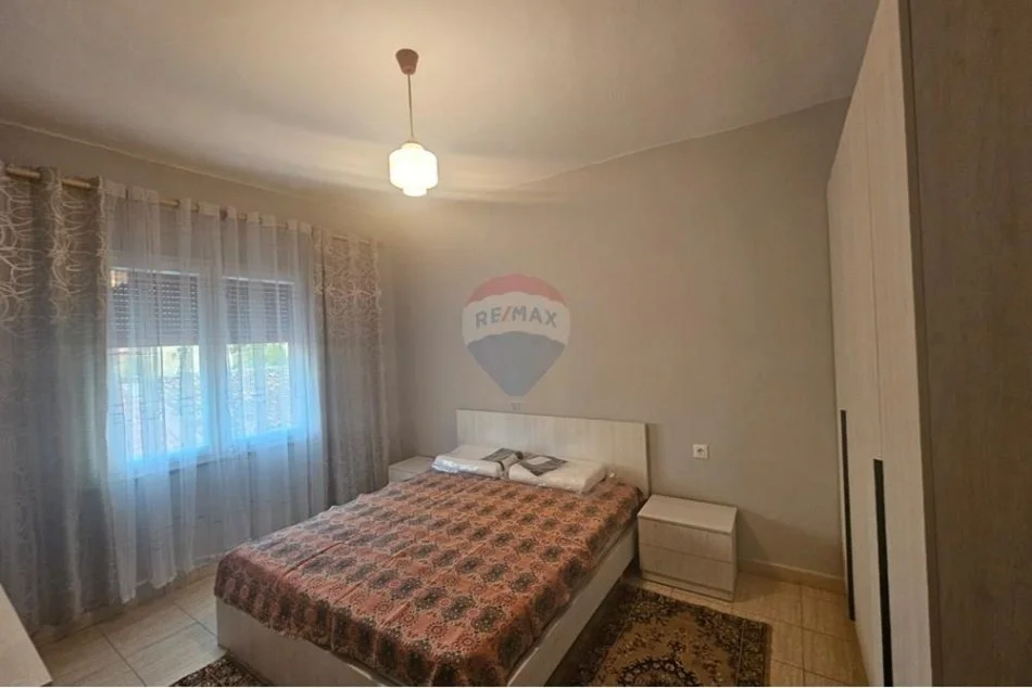 Tirane, jepet me qera apartament 2+1 , 73 m²