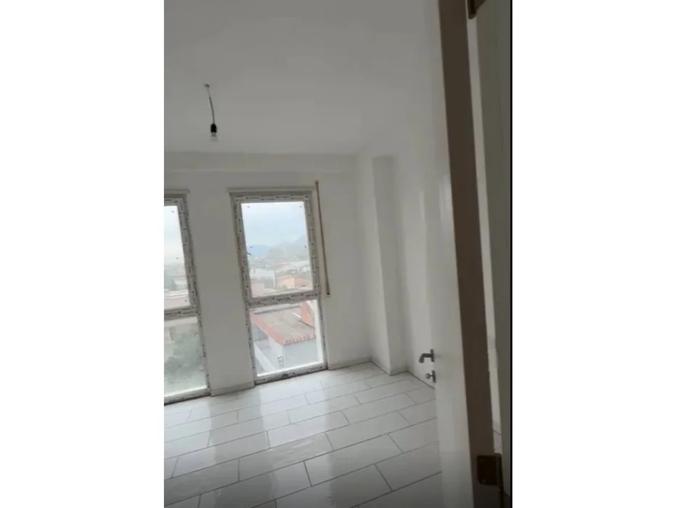 Tirane, shitet apartament 2+1+Aneks+Ballkon Kati 2, 123 m² 185.000 € (Bulevardi i Ri)