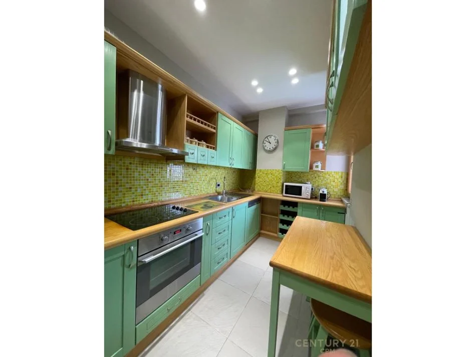 Tirane, jepet me qera apartament 2+1 Kati 8, 110 m² 1.700 € (E elbasanit)