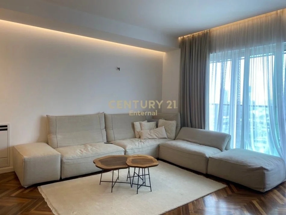 Tirane, jepet me qera apartament 2+1+ post parkimi, Kati 13, 120 m² 2.100 € (Ambassador 3)