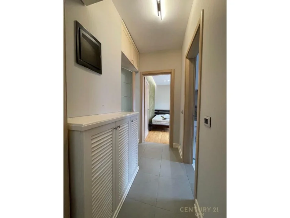 Tirane, jepet me qera apartament 2+1 Kati 8, 110 m² 1.700 € (E elbasanit)