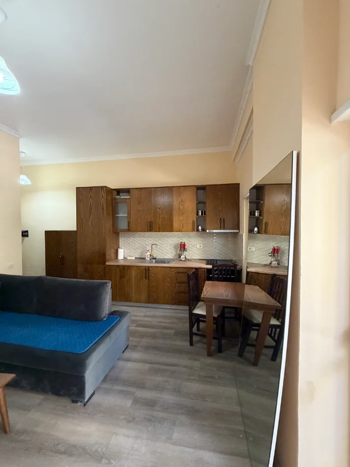 Durres, shitet garsonier 1+1 Kati 1, 40 m² 60.000 € (Shkembi kavajes)