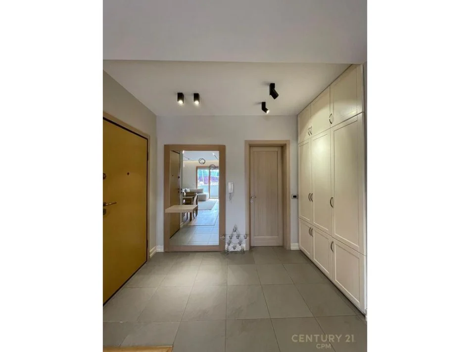 Tirane, jepet me qera apartament 2+1 Kati 8, 110 m² 1.700 € (E elbasanit)