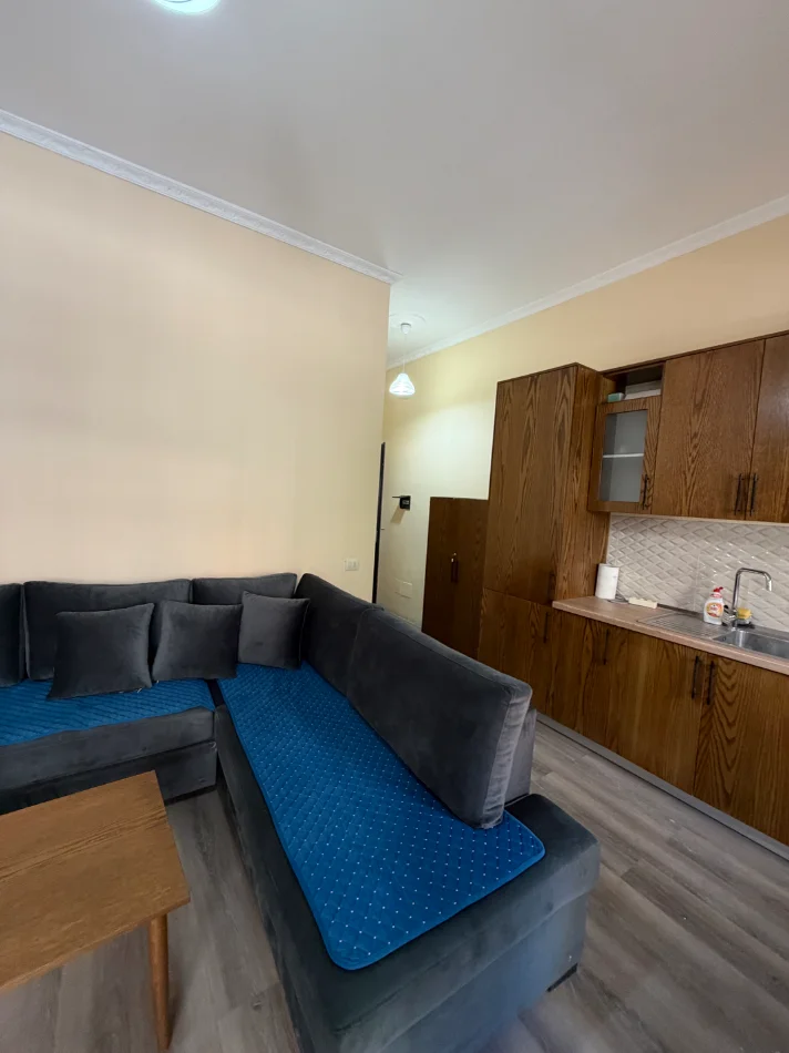 Durres, shitet garsonier 1+1 Kati 1, 40 m² 60.000 € (Shkembi kavajes)