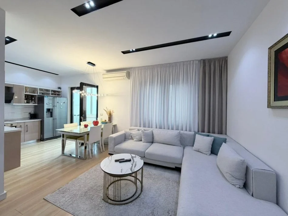 Tirane, shes apartament 2+1+Ballkon Kati 5, 104 m² 250.000 € 