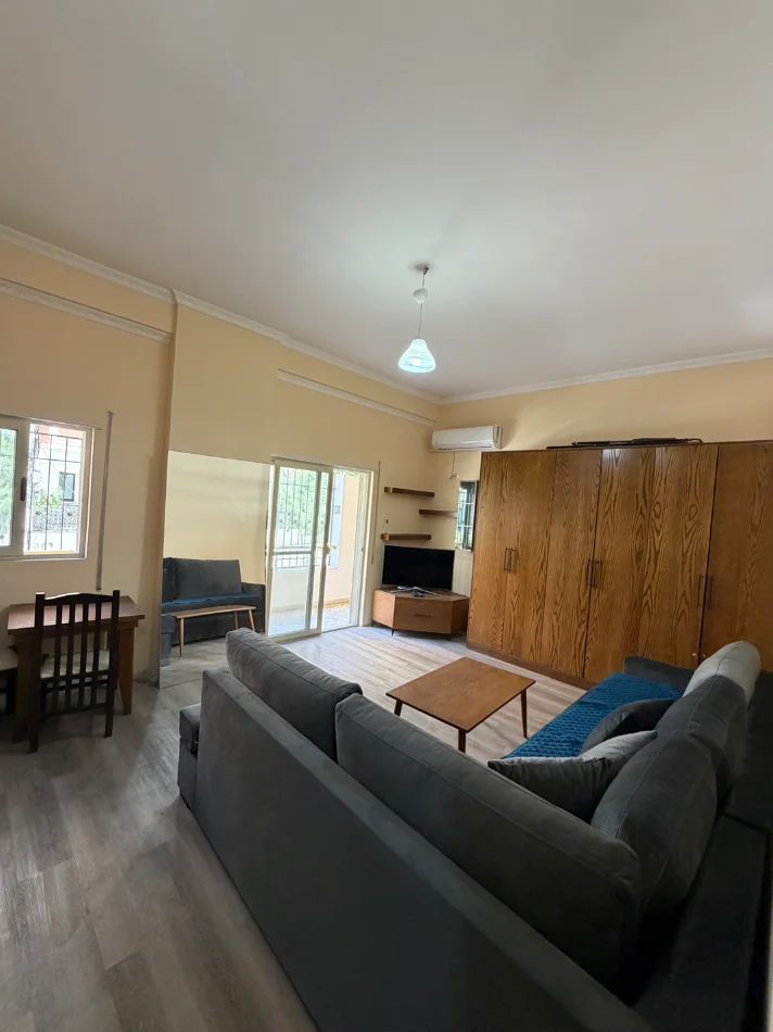 Durres, shitet garsonier 1+1 Kati 1, 40 m² 60.000 € (Shkembi kavajes)