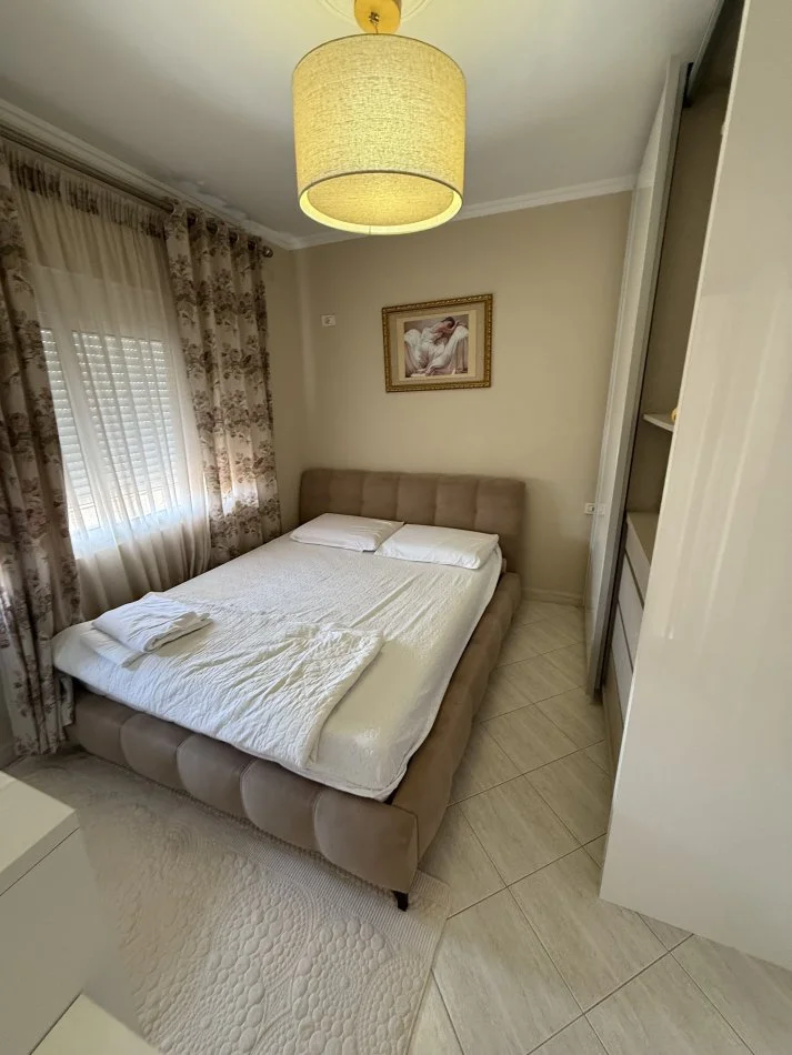 Tirane, jepet me qera apartament 1+1 Kati 5, 60 m² 500 € (Rruga kavajes)