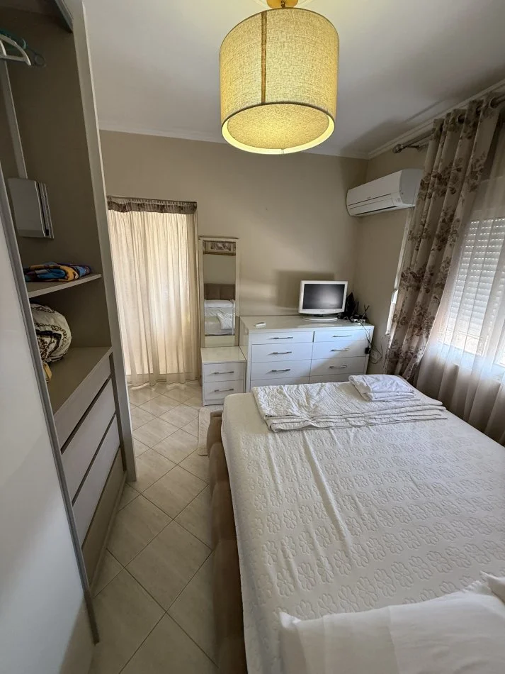 Tirane, jepet me qera apartament 1+1 Kati 5, 60 m² 500 € (Rruga kavajes)