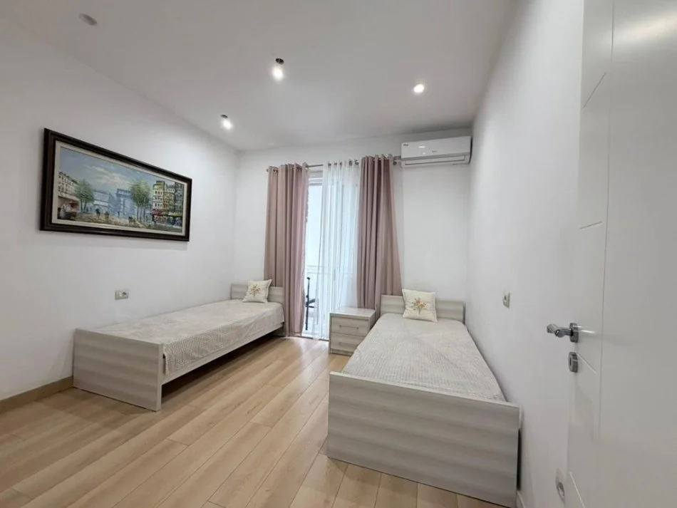 Tirane, shes apartament 2+1+Ballkon Kati 5, 104 m² 250.000 € 