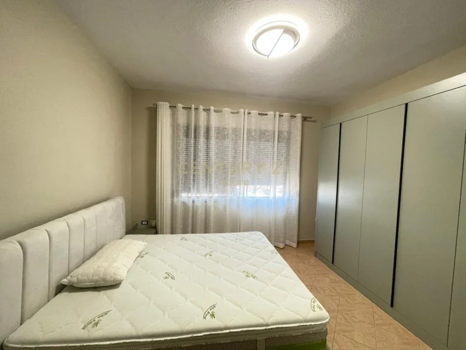 Tirane, jepet me qera apartament 1+1 Kati 5, 63 m² 550 € (Rr. Haxhi Hysen Dalliu)