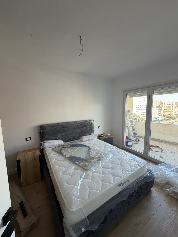 Durres, shitet apartament 1+1+Ballkon Kati 5, 65 m² 85.000 € (Shkembi kavajes)