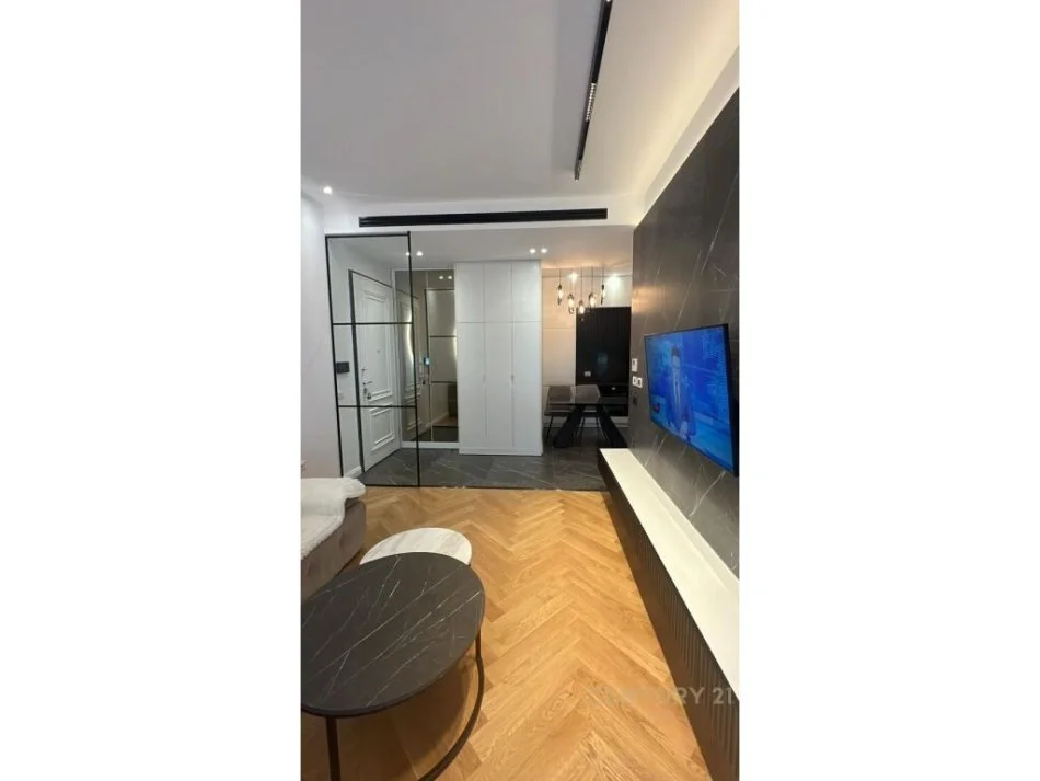 Tirane, jepet me qera apartament 1+1+ post parkimi Kati 5, 70 m² 1.000 € (Delijorgji)