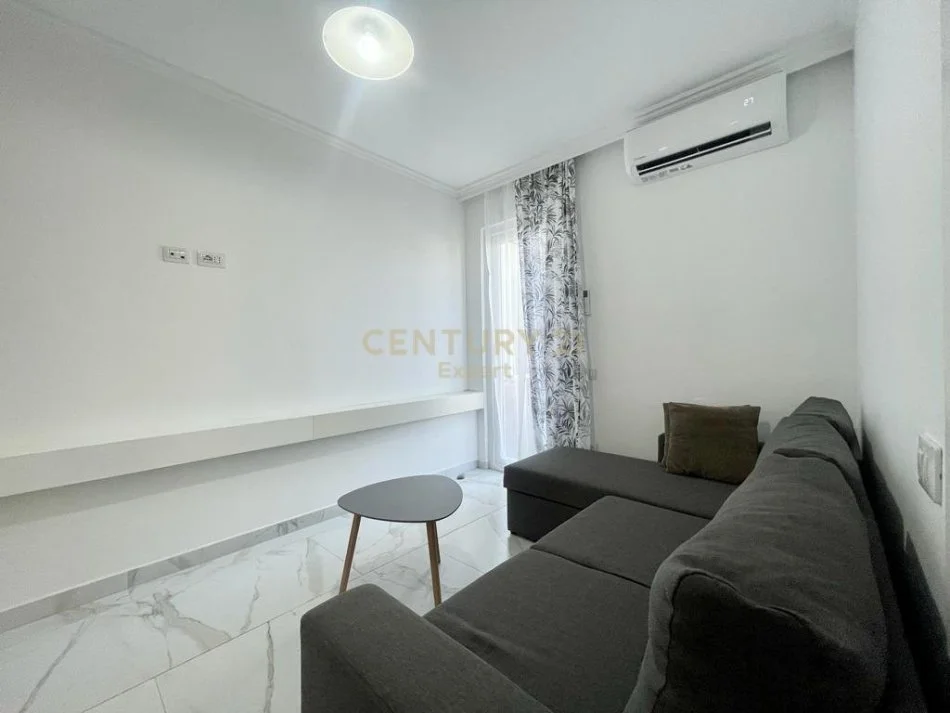 Tirane, jepet me qera apartament 1+1 Kati 3, 57 m² 650 € (Sheshi willson)