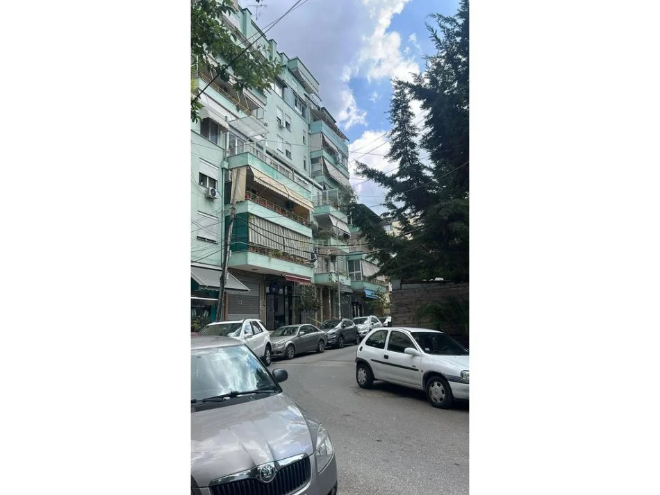 Tirane, jepet me qera apartament 1+1 Kati 3, 57 m² 650 € (Sheshi willson)