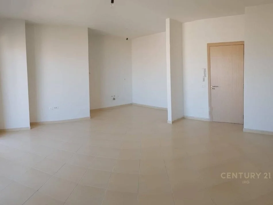 Tirane, jepet me qera zyre Kati 11, 110 m² 550 € (Kompleksi Panorama)