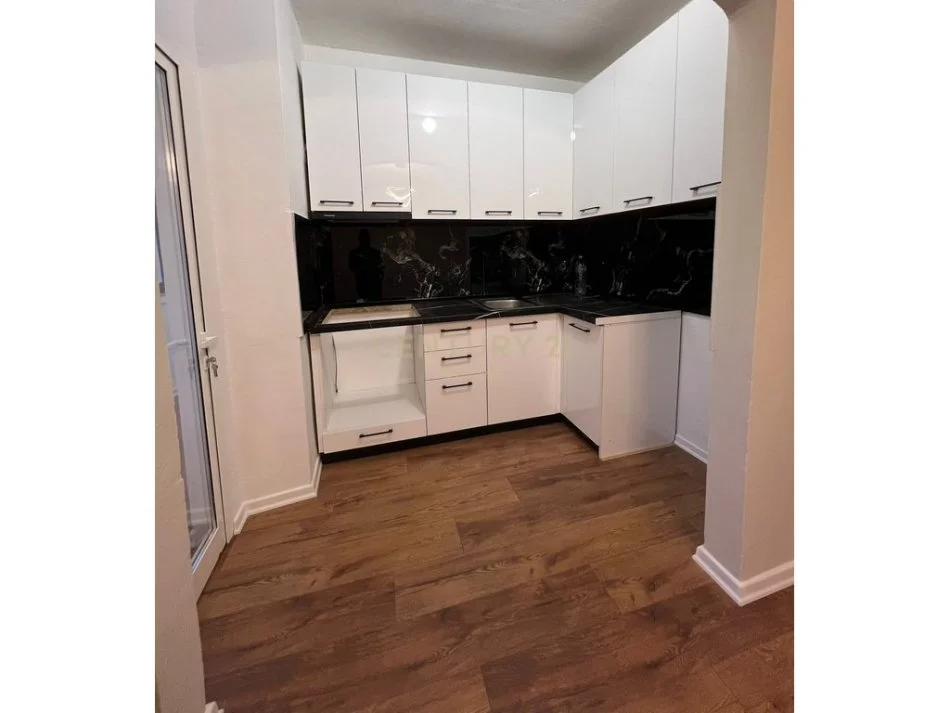 Tirane, shitet apartament 1+1 Kati 3, 55 m² 92.000 € (Xhanfize keko)