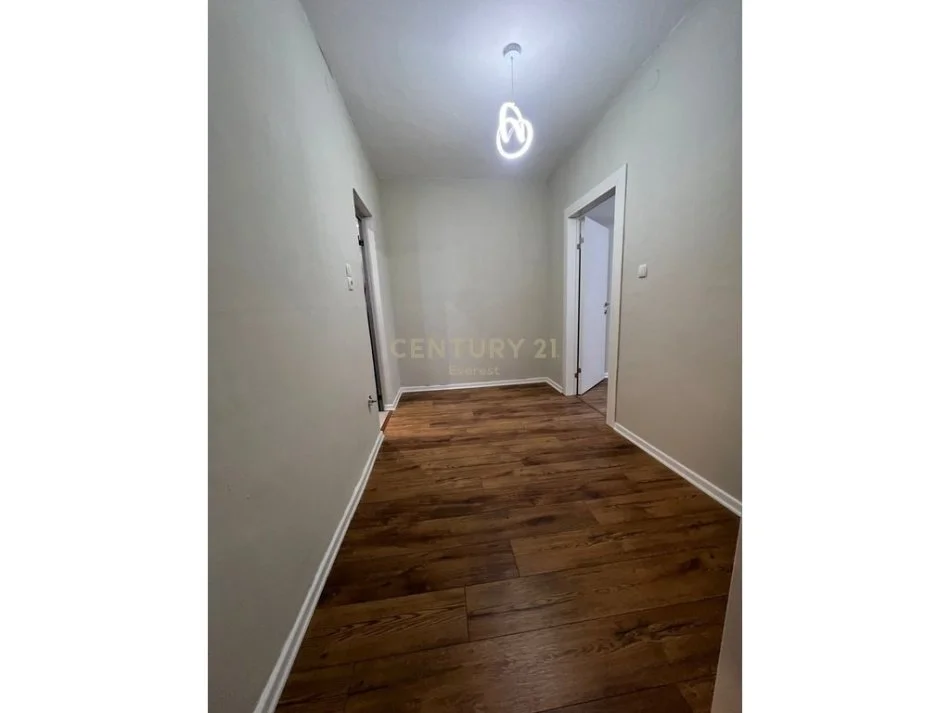 Tirane, shitet apartament 1+1 Kati 3, 55 m² 92.000 € (Xhanfize keko)