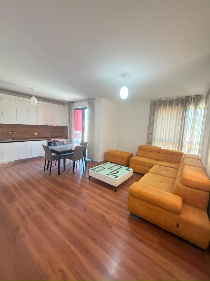 Tirane, jepet me qera 2+1 , 